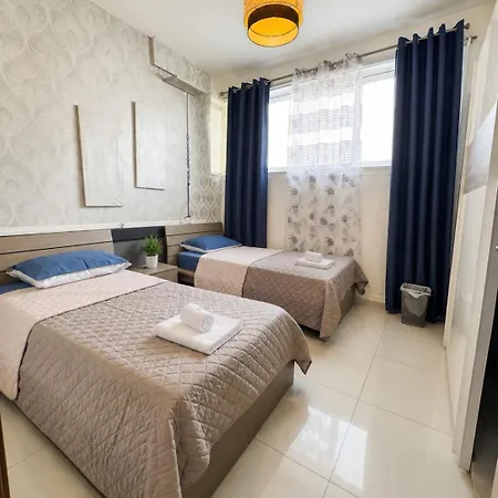 Deluxe 3-bedroom With Jacuzzi, Prime Location, Close To Paceville And Seafront *